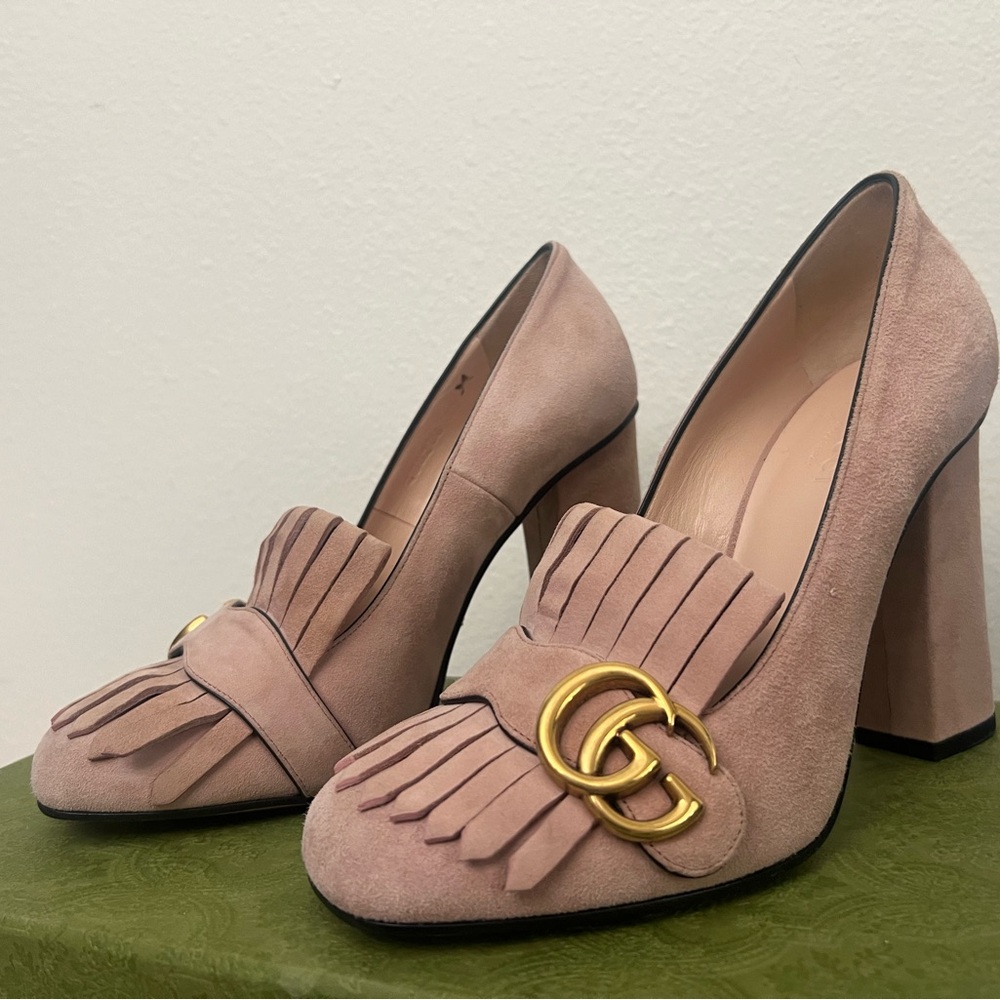Gucci Pink Marmont heels in suede leather 37. Black scuff on rt heel.